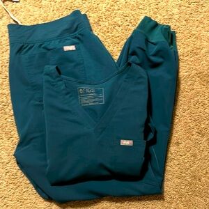 Figs Caribbean Blue Scrub Set